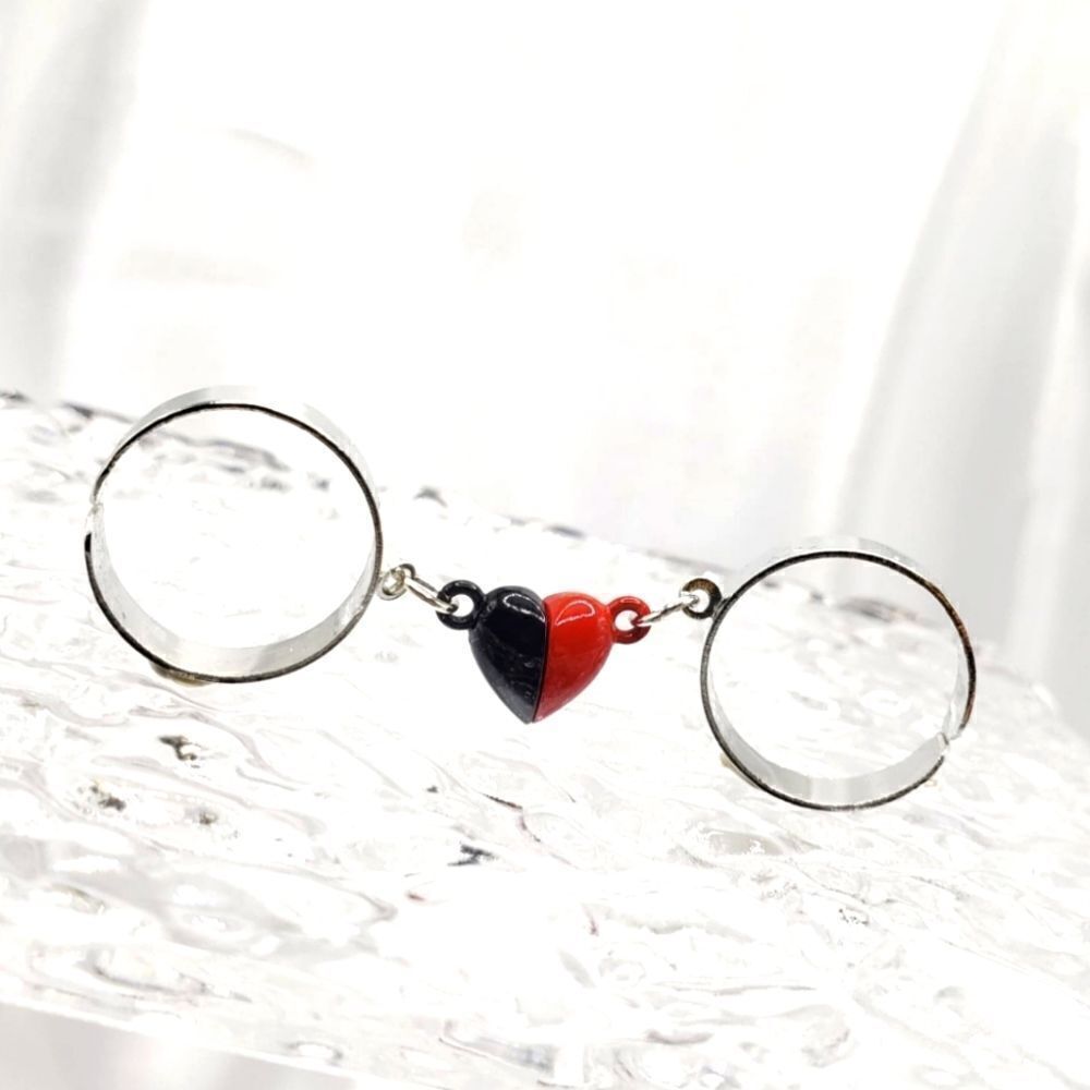 Brand New Magnetic Black & Red Heart Couples Rings